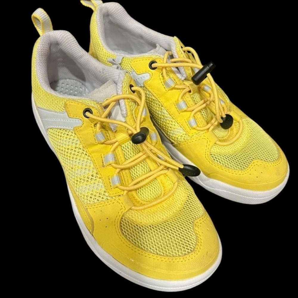 ecco breathable athletic / water sneakers